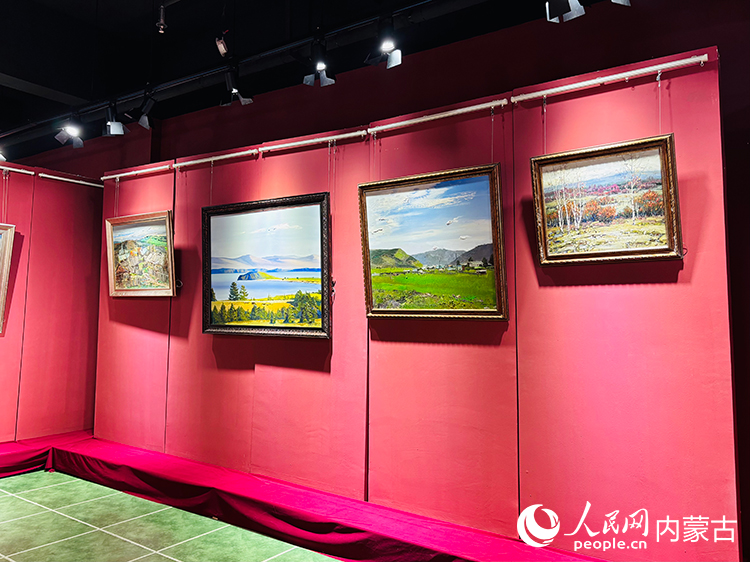 油畫寫生基地中展示的作品。人民網(wǎng)記者 張聿修攝