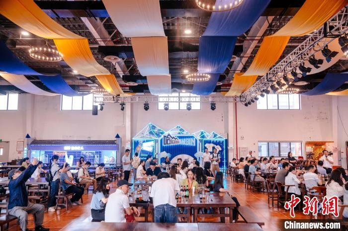 圖為基地內(nèi)的慕尼黑餐廳。　李南軒 攝