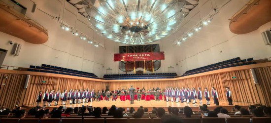 重慶大學(xué)城樹人小學(xué)校管樂團(tuán)參加比賽。