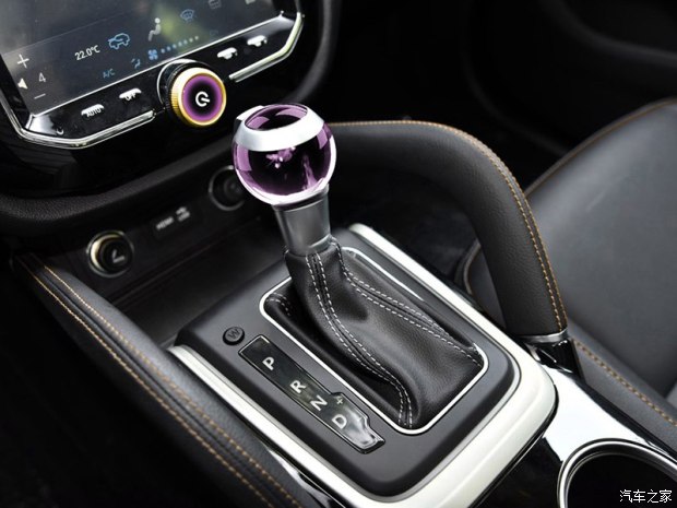 眾泰汽車 眾泰SR7 2016款 1.5T GAL限量版 眾泰汽車 眾泰SR7 2016款 1.5T GAL限量版