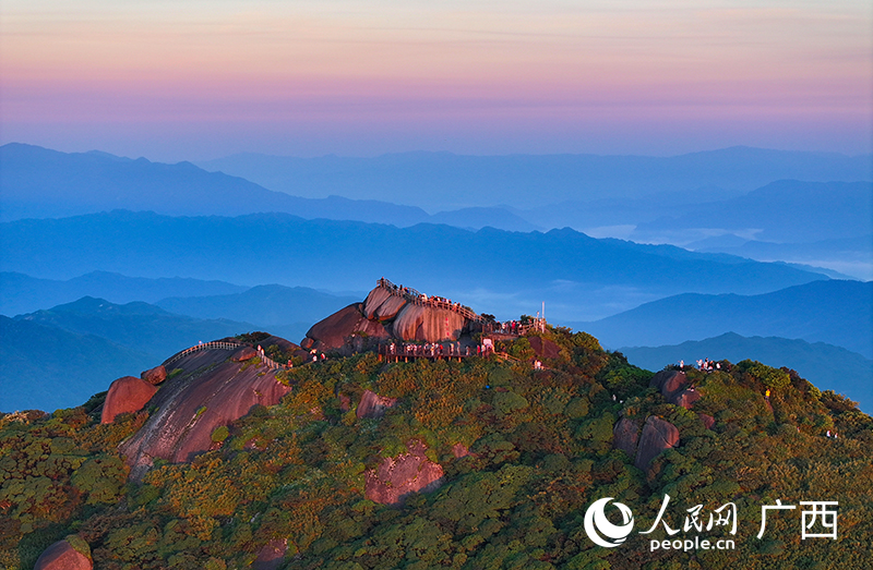 貓兒山日出。人民網(wǎng) 雷琦竣攝